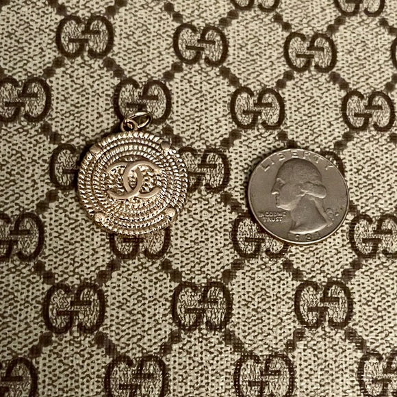 ONE LEFT - CHANEL zipper pull replacement - Picture 3 of 4